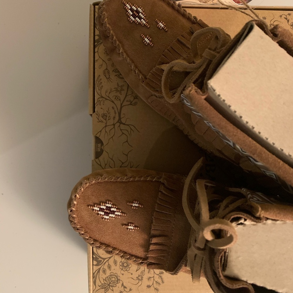 Manitobah Mukluks Harvester suede Oak